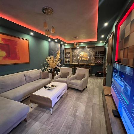 Luxurious Apartment With City View Приштина Екстер'єр фото