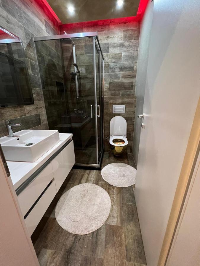 Luxurious Apartment With City View Приштина Екстер'єр фото