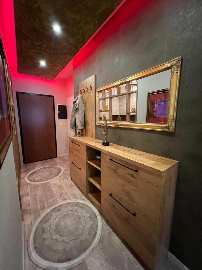 Luxurious Apartment With City View Приштина Екстер'єр фото