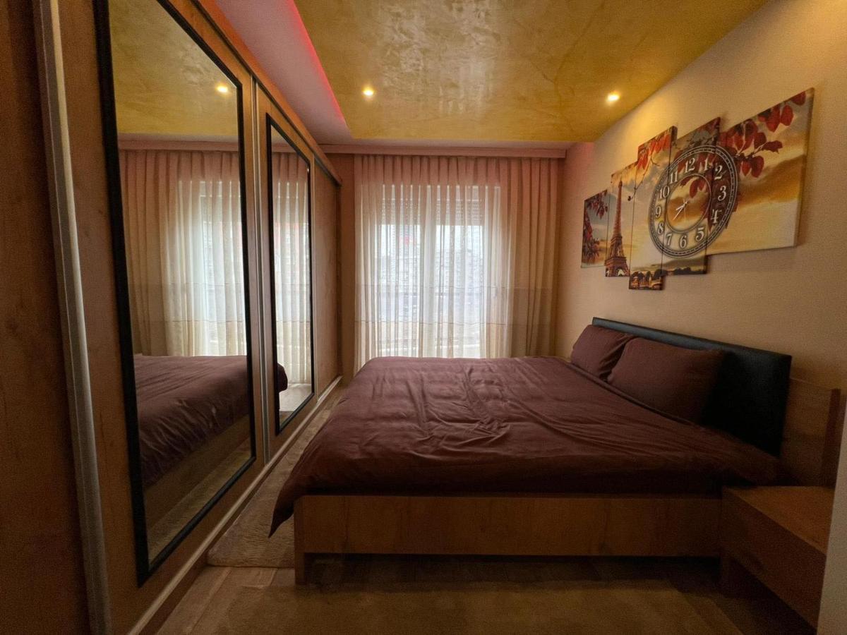 Luxurious Apartment With City View Приштина Екстер'єр фото